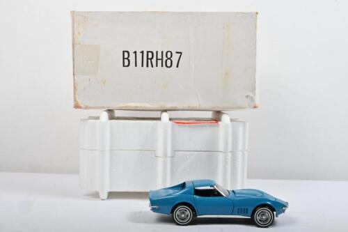 CORVETTE: A Franklin Mint 1:24 scale 1968 Chevrolet Corvette (B11RH87)