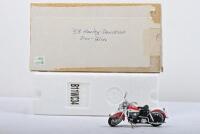 HARLEY-DAVISON: A Franklin Mint 1:24 scale 1958&nbsp;Harley-Davidson Duo-Glide&nbsp;(B11WC34)