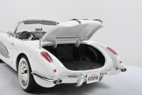 CORVETTE: A SOLIDO 1:12 scale 1958 CHEVROLET CORVETTE (Ref: 1201) - 5