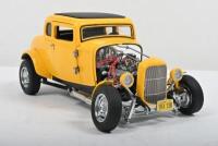 AMERICAN GRAFFITI: A Franklin Mint 1:24 scale 1932 Ford Deuce Coupe - 'THE AMERICAN GRAFFITI DEUCE COUPE' - 5