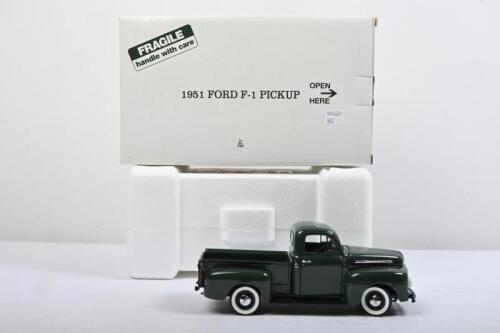 FORD: A The Danbury Mint 1:24 scale 1951&nbsp;Ford F-1&nbsp;Pickup