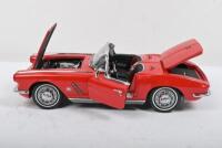 CORVETTE: A The Danbury&nbsp;Mint 1:24 scale 1962&nbsp;Chevrolet Corvette - 2