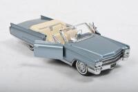 AMERICAN CARS: Three Franklin Mint 1:43 scale American car models. Cadillac El Dorado, Ford Thunderbird & 1961 Lincoln Continental convertible - 7