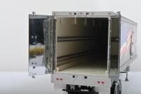 PETERBILT: A Franklin Mint 1:32 scale Peterbilt Big Rig Refrigerated Trailer (B11UK53) - 6
