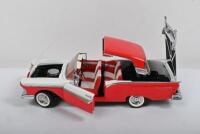 FORD: A Franklin Mint 1:24 scale 1957&nbsp;Ford Fairlane 500 Skyliner&nbsp;(B11ST54) - 4