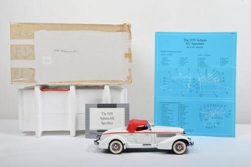 AUBURN: A Franklin Mint 1:24 scale 1935&nbsp;Auburn 851 Boattail Speedster&nbsp;(B11PT92)