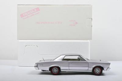 PONTIAC: A The Danbury Mint 1:24 scale 1965 PONTIAC GTO