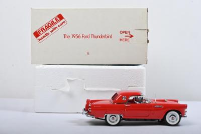 FORD: A Franklin Mint 1:24 scale 1956 Ford Thunderbird