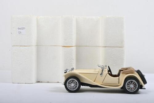 JAGUAR: A Franklin Mint 1:24 scale 1938 Jaguar SS100