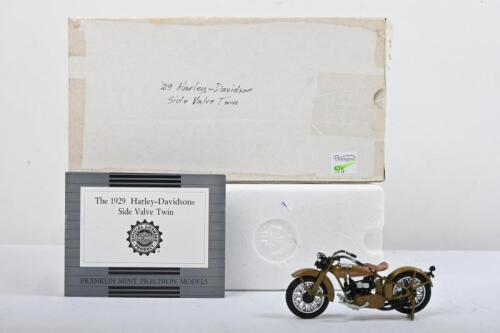 HARLEY-DAVISON: A Franklin Mint 1:24 scale 1929&nbsp;Harley-Davidson Side Valve Twin&nbsp;Motorcycle&nbsp;(B11WC28)