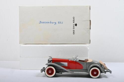 DUESENBERG: A The Danbury&nbsp;Mint 1:24 scale 1935&nbsp;Duesenberg SSJ