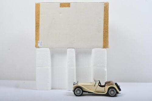JAGUAR: A Franklin Mint 1:24 scale 1938 Jaguar SS100