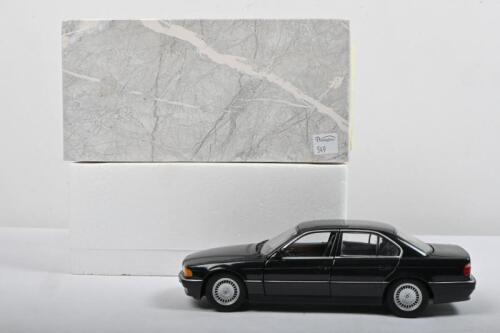 B.M.W: A Paul's Model Art - STRADALE&nbsp;- 1:24 scale 1994 B.M.W series 7
