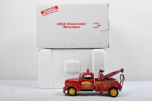 CHEVROLET: A The Danbury Mint 1:24 scale 1953 Chevrolet Wrecker. 'DM ROAD SERVICE' livery