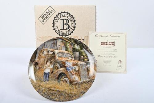 BONNIE & CLYDE: A Limited Edition hand crafted Japanese porcelain 'BONNIE & CLYDE' plate by Gordon Hanley. Numbered '427-A'