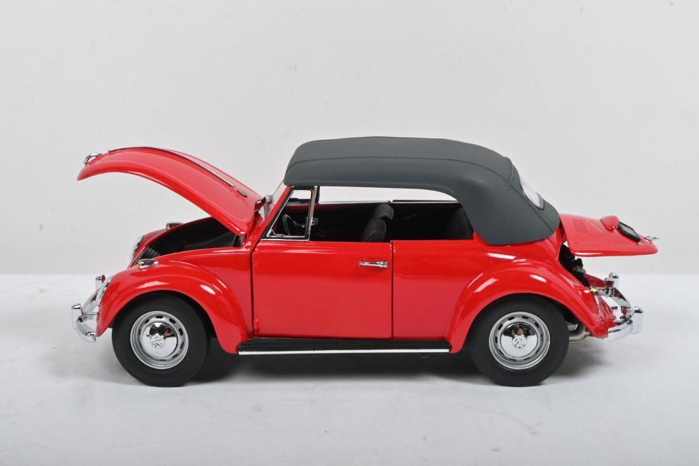 Franklin Mint 1/24 Scale B11UB74 - 1967 Volkswagen Beetle - Red