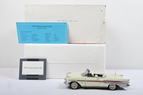 PONTIAC: A Franklin Mint 1:24 scale 1957&nbsp;Pontiac Bonneville(B11VB59)