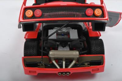FERRARI: A Franklin Mint 1:24 scale 1989 Ferrari F40 (B11SG44