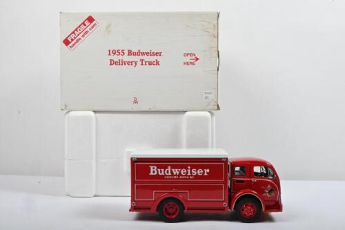 WHITE: A The Danbury Mint 1:24 scale 1955&nbsp;White 3000&nbsp;Budweiser Delivery Truck in 'Budweiser ANHEUSER-BUSCH' livery