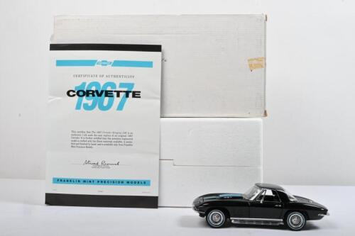 CORVETTE: A Franklin Mint 1:24 scale 1967&nbsp;Chevrolet Corvette STING RAY&nbsp;(B11UL65)