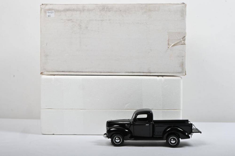 FORD: A Franklin Mint 1:24 scale 1940 Ford Pickup (B11UK21). Black