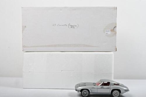 CORVETTE: A Franklin Mint 1:24 scale 1963&nbsp;Chevrolet Corvette (Fibreglass)&nbsp;(B11XN55)