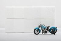 HARLEY-DAVISON: A Franklin Mint 1:24 scale 1949&nbsp;Harley-Davidson Hydra-Glide FL&nbsp;(B11WC32)