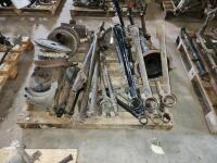 TRAPEZOID: Three Trapezoids, one rear cross member (Number 8553), two rear axle tubes (No 7281), two engine tubes, two rear axles, two rear brake prop shafts, one front brake prop shaft and compensator, rear crossmember, drive shaft, steering drag link tr - 5