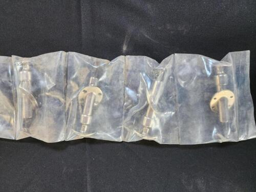 BONNET CLIPS: Four new and sealed remanufactured bonnet clips for Lancia Lambda