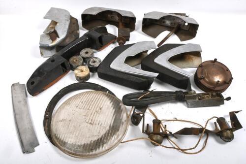 ALFA ROMEO: Assorted box of Alfa Romeo parts and accessories