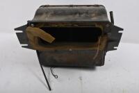 ALFA ROMEO: 1 Heater assembly, 2 suspension arms, 4 bumper bar irons, 1 engine mount, 1 box small parts - 8