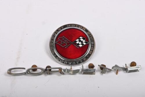 CORVETTE: One front bonnet badge. Silver with red centre. One set of Corvette letters for C3 models.