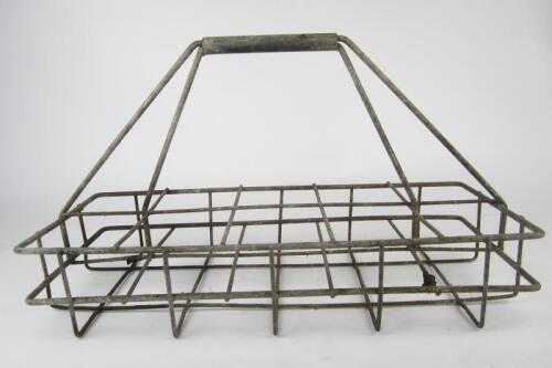 OIL BOTTLE RACK: A large oil bottle rack with 10 bottle provisions