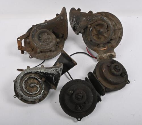 HORNS: 5 used electric car horns