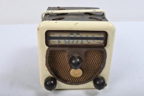 RADIO: Classic car radio. Long wave and medium wave. Circa 1948. Was 6 volt, believe converted to 12 volt. Positive to earth.