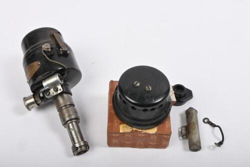 ROLLS-ROYCE / BENTLEY. Delco Remy distributor. Distributor cap and parts to suit Silver Dawn and Bentley Mark VI models.
