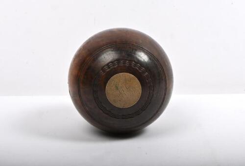 THOMAS TAYLOR: A vintage hardwood Thomas Taylor lawn bowl