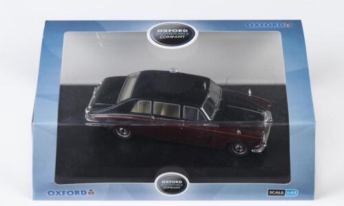 DAIMLER: A NOS 1:43 scale Oxford Models Daimler DS420 Claret/Black Queen Mother die-cast model