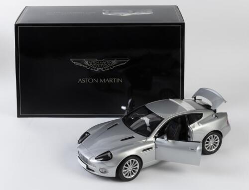 ASTON MARTIN: A NOS BIG 1:12 scale Kyosho Aston Martin V12 Vanquish die-cast model with opening doors, bonnet, boot & steerable front wheels