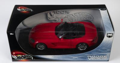 DODGE: A NOS 1:18 scale Hot Wheels Dodge Viper SRT-10 Convertible die-cast model with opening bonnet & doors