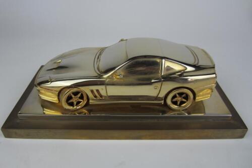 FERRARI: A fine desk sculpture depicting a Ferrari 550 Maranello