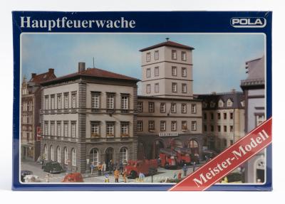 BUILDING KIT: A NOS Pola HO scale Central Fire Station Sealed Model Kit