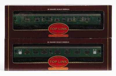 HORNBY: 2 NOS Hornby OO scale BR Mk 1 Composite Coaches "Southern Region"