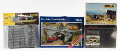 BRIDGES: 4 NOS sealed HO/OO scale Bridge model kits & Bridge Pillars