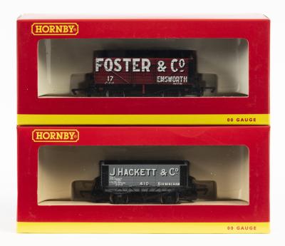 HORNBY: 2 NOS Hornby OO scale Wagons "Foster & Co" & "Hackett & Co"