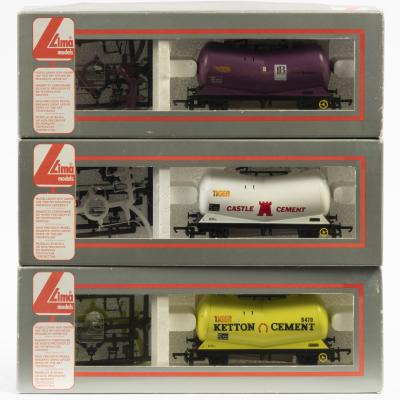 LIMA: 3 NOS Lima OO scale V-Tank Wagons "Castle/Ketton/Lever Cement"