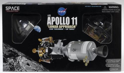 SPACE COLLECTION: A 1:72 scale Apolo 11 "Lunar approach" by Dragon Wings, includes CSM "Columbia" and LM "Eagle"