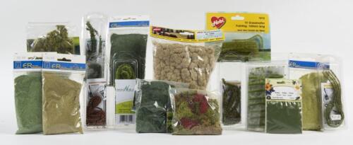 SCENERY ITEMS: NOS Grass Scatter/Land Strips & Lichen/Pollen from Heki/ER D&Atilde;&copy;cor/MiniNatur & Woodland Scenics approx 16 packets