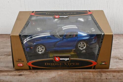 DODGE: A 1:18 scale Burago 1993 Dodge Viper RT/10 die-cast model