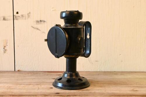 SIEGE LAMP: A WW1 period Siege/Aiming lamp, lens cover with vertical slit. these lamps were often used by artillery gun crews.